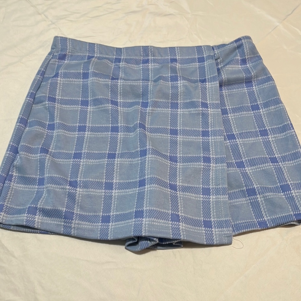 Rue21 light blue plaid skort